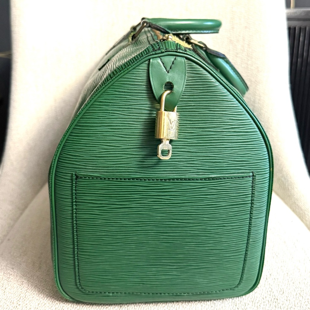 Authentic Louis Vuitton Speedy 35 satchel bag Epi Green Leather M42994 - Picture 8 of 16